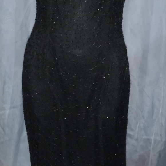 Elegant Black Evening Dress - Picture 1 of 7